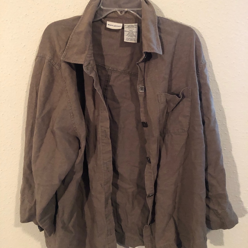 Button up mid sleeve.